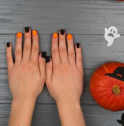 Halloween manicure