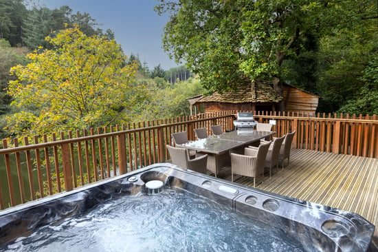 Golden Oak Treehouse hot tub at Deerpark, Cornwall