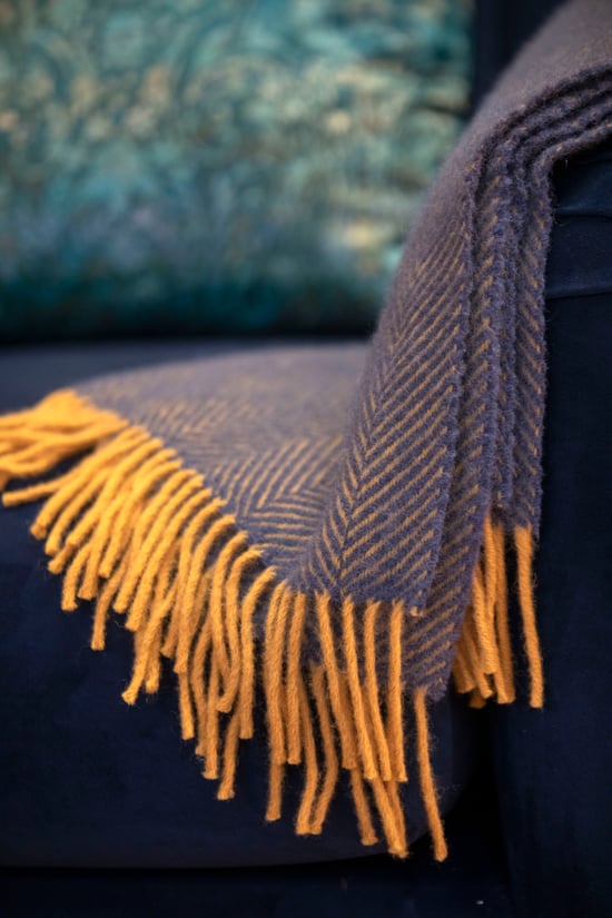 Golden Oak Hideaway blanket close up
