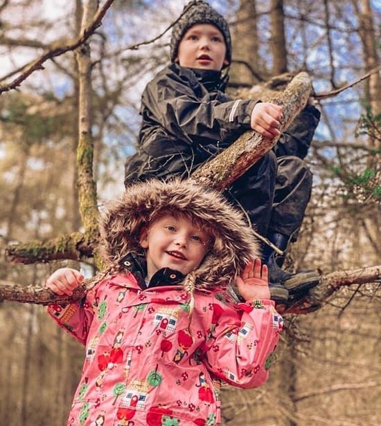 Siblings playing in Keldy forest by @mywildtribe